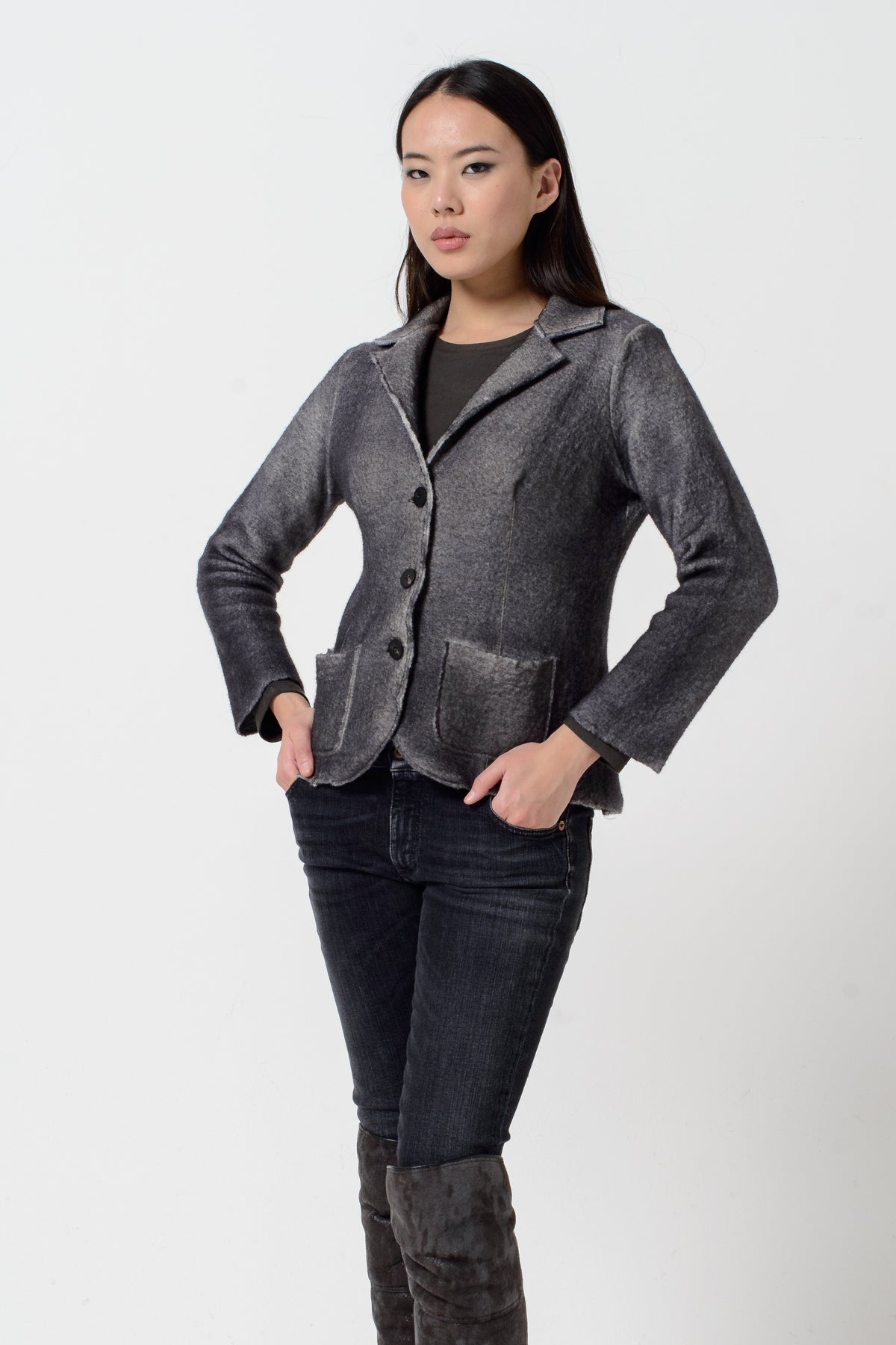 Evie Blazer Spray Art - Basalt