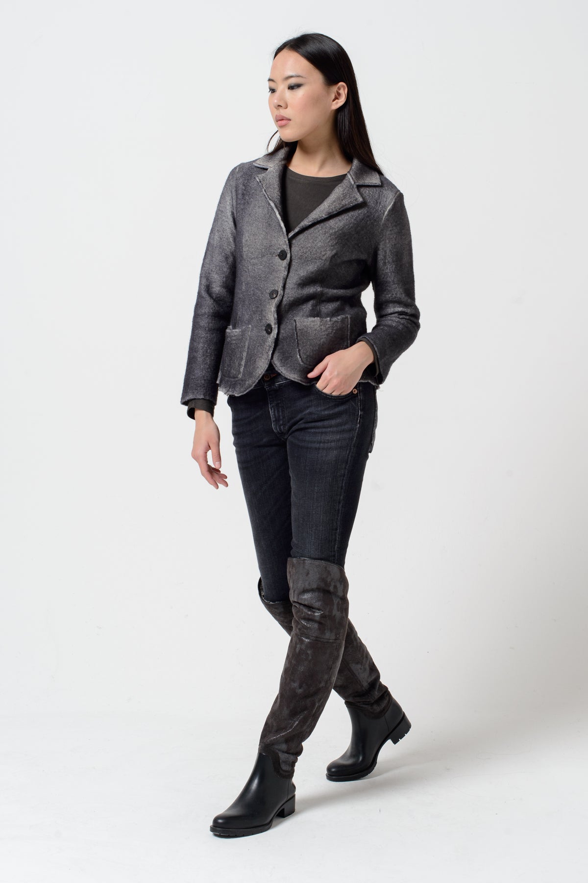 Evie Blazer Spray Art - Basalt