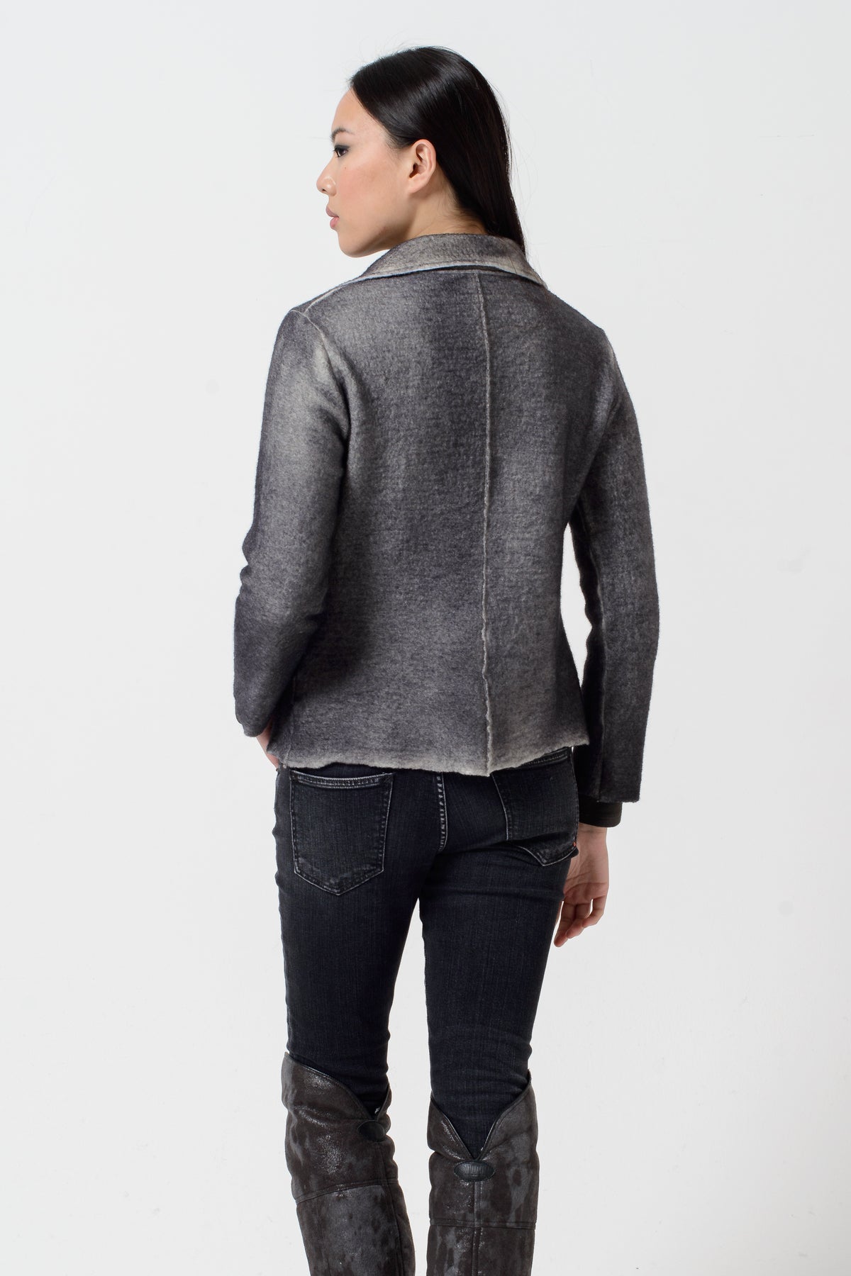 Evie Blazer Spray Art - Basalt