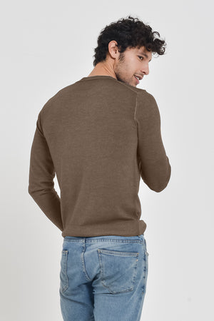 Gills Extra Fine Merino Crewneck Sweater - Walnut