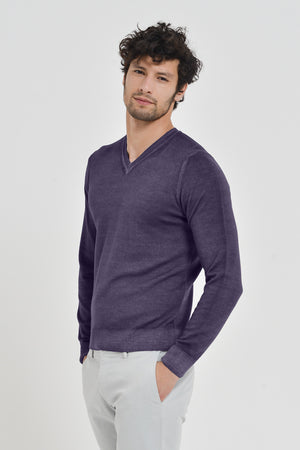 Wick - Extrafine Merino Wool V-Neck Sweater - Dusk