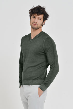 Wick - Extrafine Merino Wool V-Neck Sweater - Moss