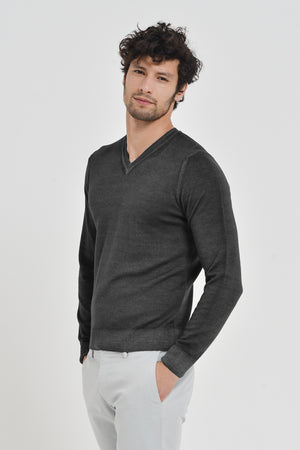 Wick - Extrafine Merino Wool V-Neck Sweater - Slate