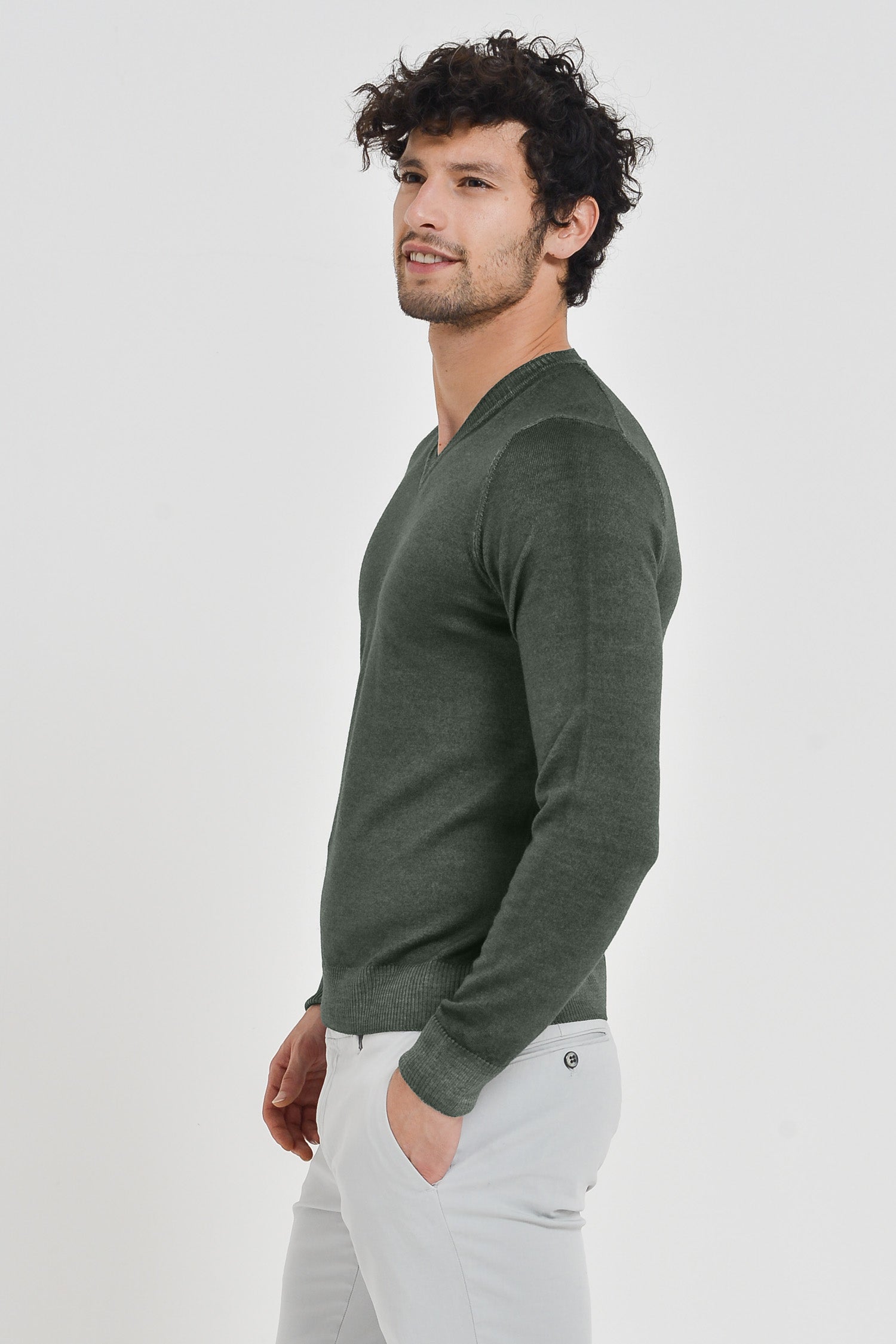 Wick - Extrafine Merino Wool V-Neck Sweater - Moss