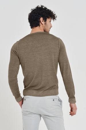 Wick - Extrafine Merino Wool V-Neck Sweater - Castoro