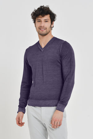 Wick - Extrafine Merino Wool V-Neck Sweater - Dusk