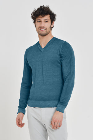 Wick - Extrafine Merino Wool V-Neck Sweater - Overcast