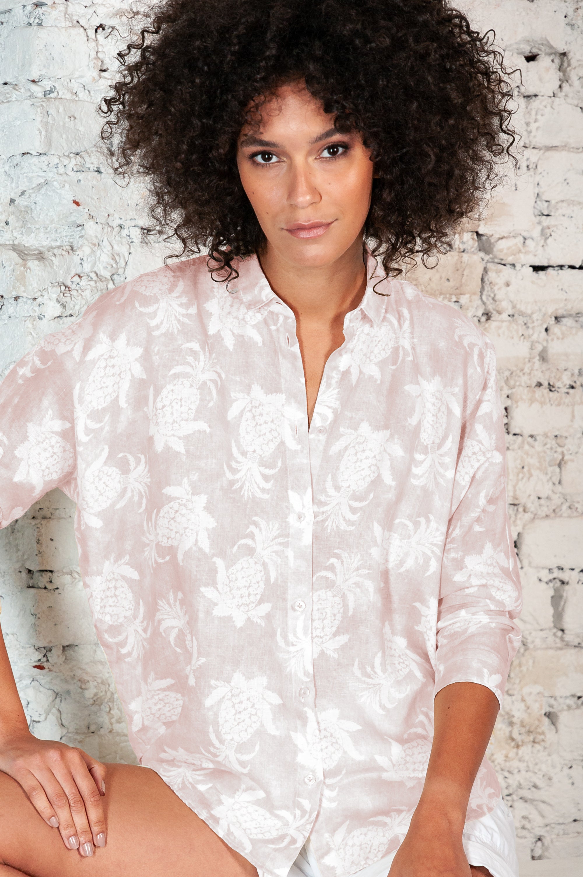 Ollie Blouse in Pineapple Print Linen - Bali