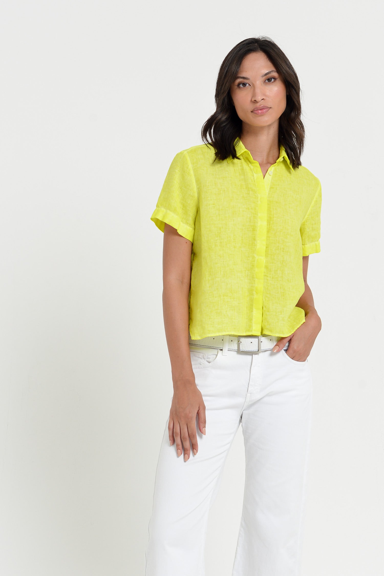 Sunray - Women's Cropped Shirt in Linen - Lime