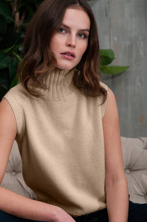 Grosebay Breakers - Sleeveless Turtleneck Sweater - Sweaters
