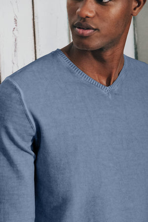 Micro Waffle V-Neck Sweater - Jeans - Sweaters