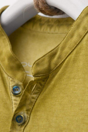Short-Sleeve Henley in Pistachio Green - T-Shirt