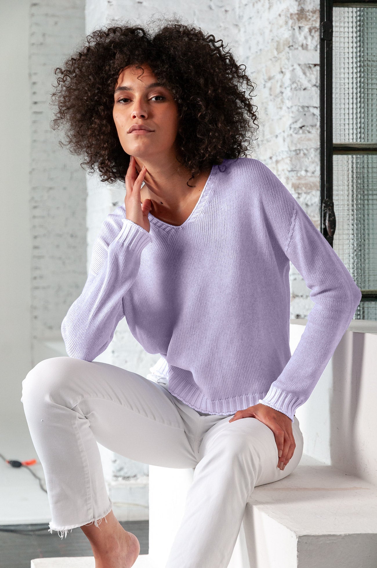 Spray Art Cogo V Knit in Mauve - Sweaters