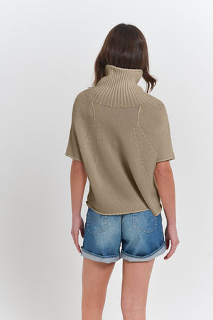 Wiay Breakers - Cable Mini Poncho - Sweaters