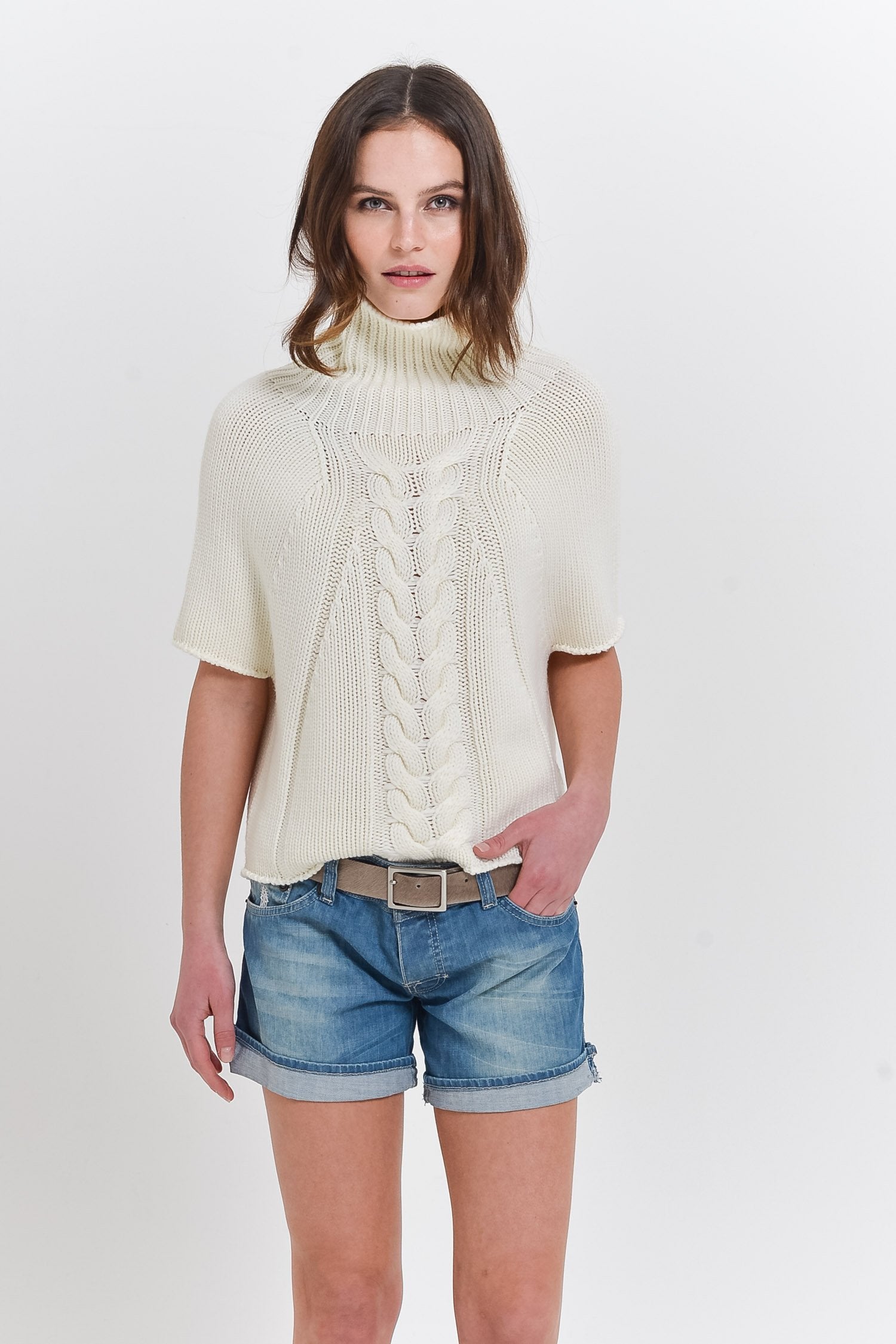 Wiay Foam - Cable Mini Poncho - Sweaters