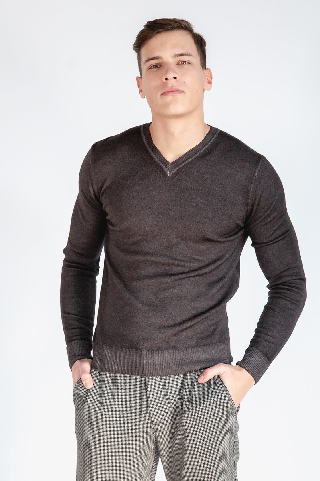 Wick - Cliff Merino V-Neck Sweater - Sweaters