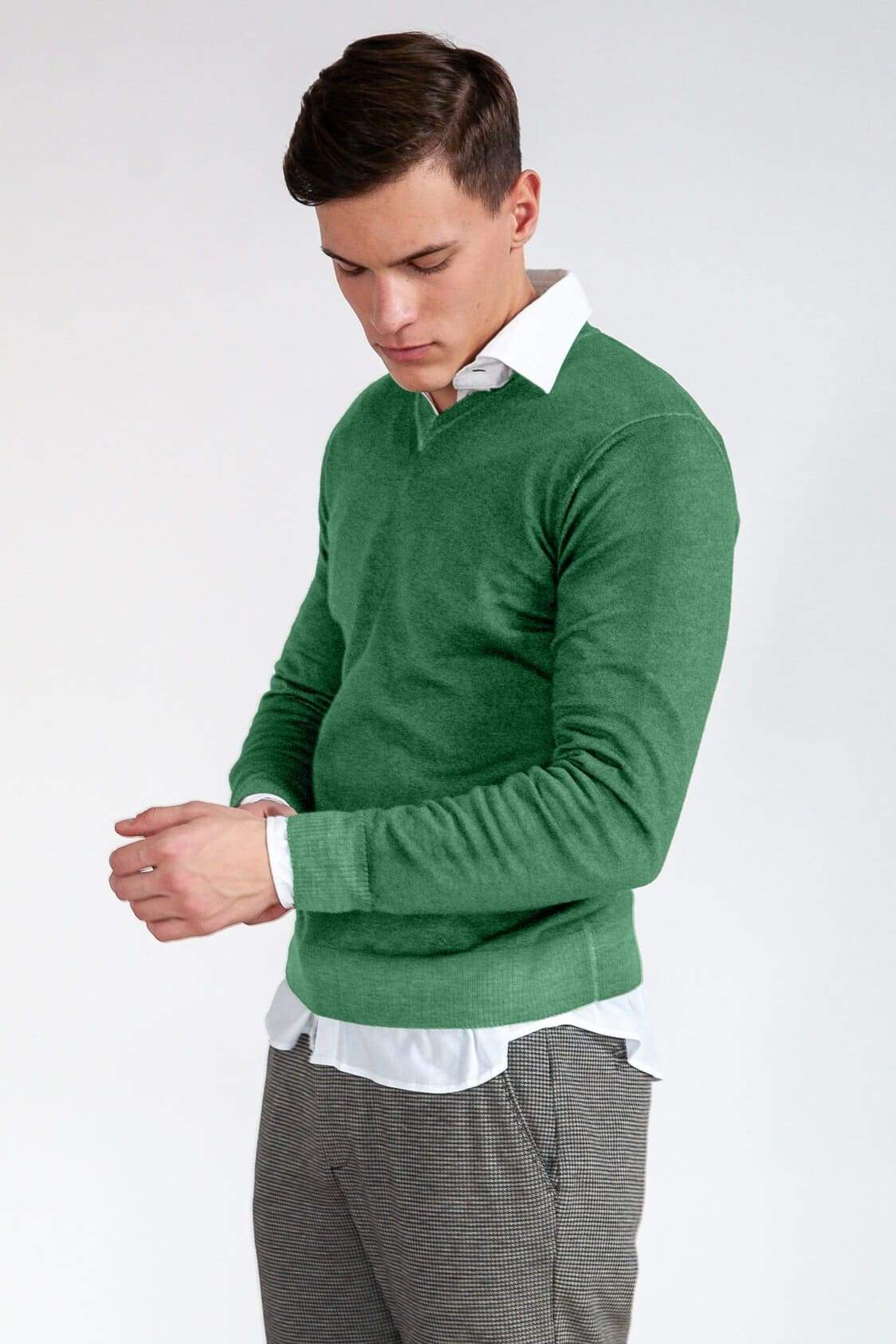 Verde Irlanda Wick - Extrafine Merino Wool V-Neck Sweater | Ploumanac'h